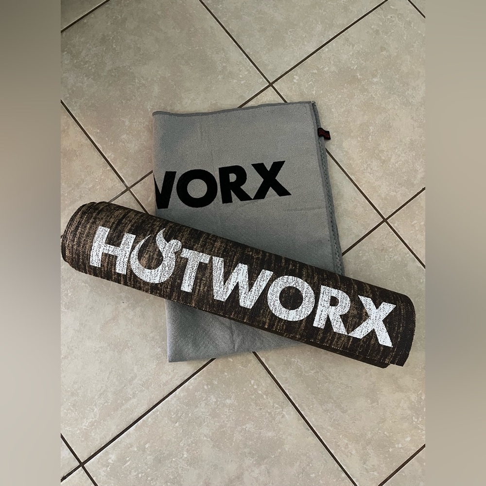 HOTWORX mat and towel